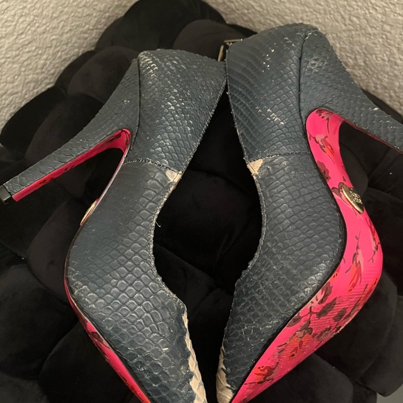 Betsey Johnson Pumps closed toe - Picture 6 of 7